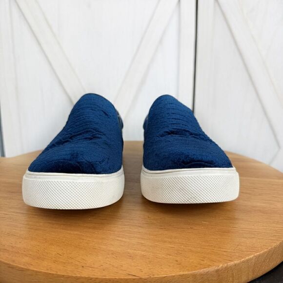 Aldo Embossed Velvet Slip On Sneakers Blue White Size 7.5 - Picture 5 of 11